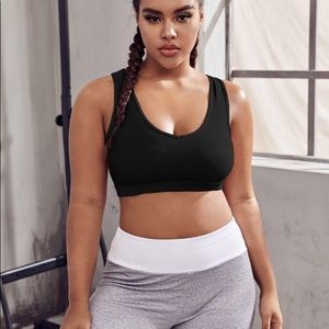 Plus Solid criss cross back sports bra